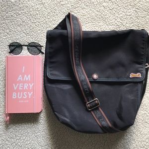 LeTigre Messenger Bag! Lots of compartments